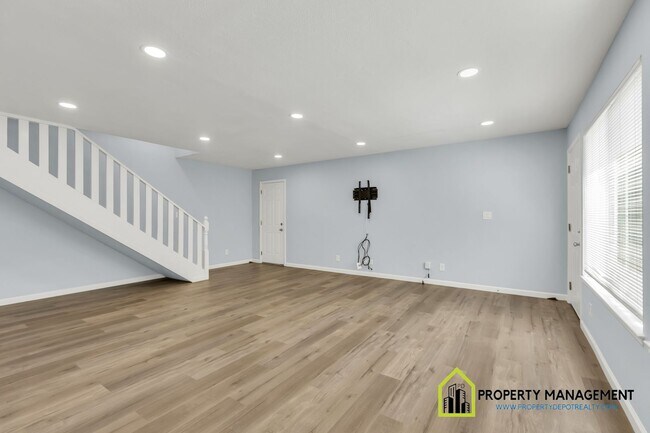Building Photo - Inviting 3-Bedroom, 2-Bathroom Residence w...