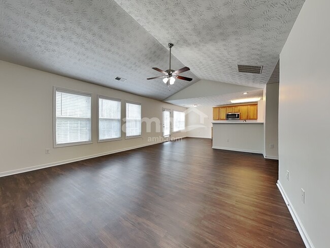 Building Photo - 2347 Swan Lake Dr SW