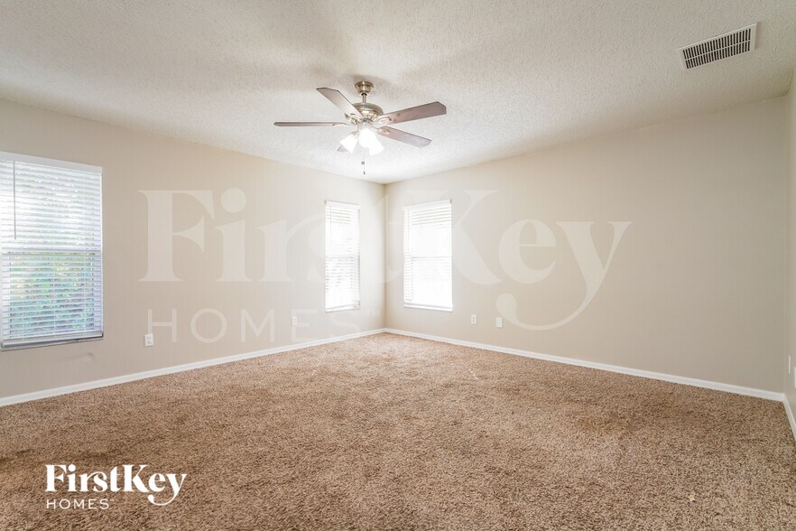 Building Photo - 649 Rosaro Ct