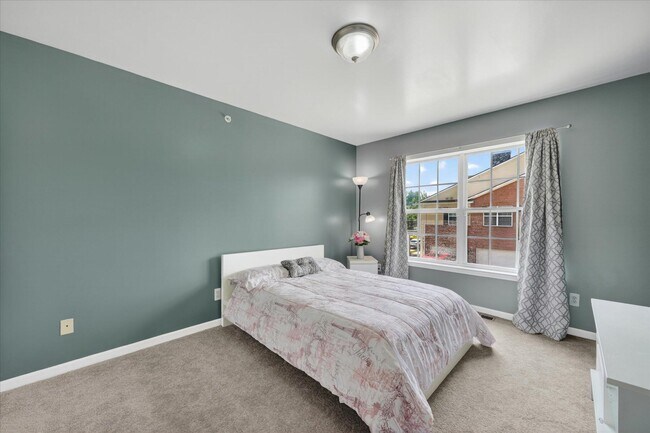Building Photo - 23668 Northstone Village Dr
