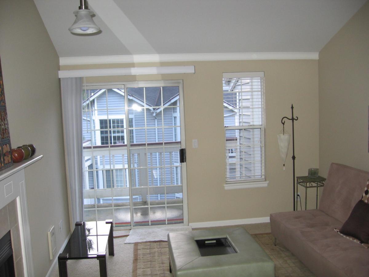 Living area - 11112 NE 124th Ln