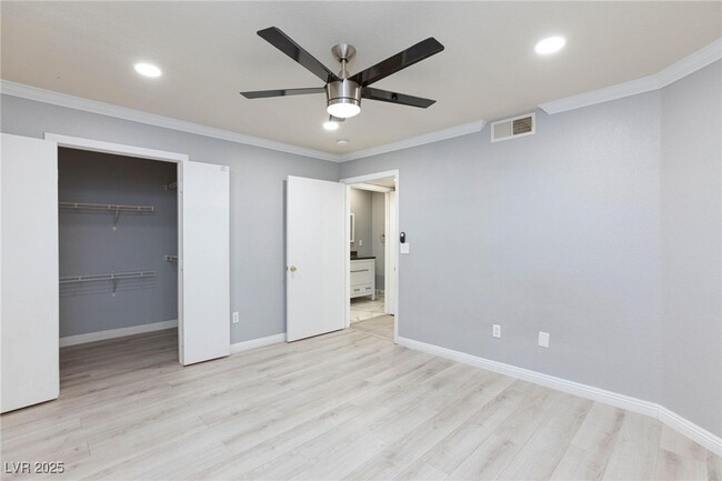 Building Photo - 8101 W Flamingo Rd