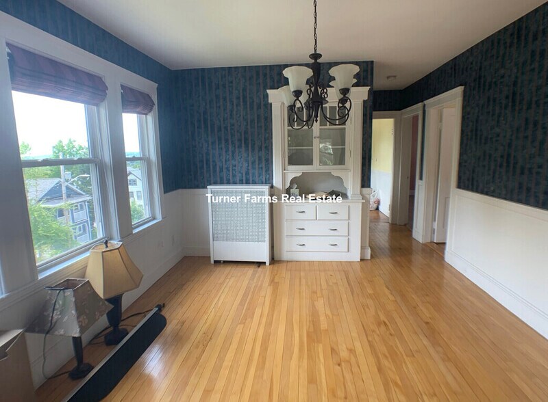 Primary Photo - 23 Edison Ave