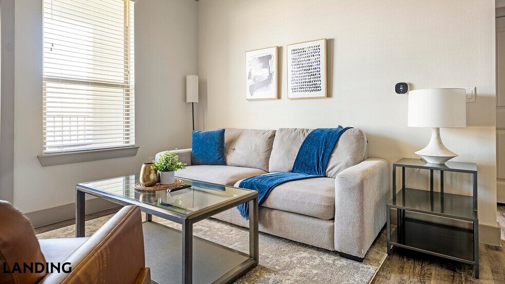 Building Photo - 12500 Shadowglen Trce