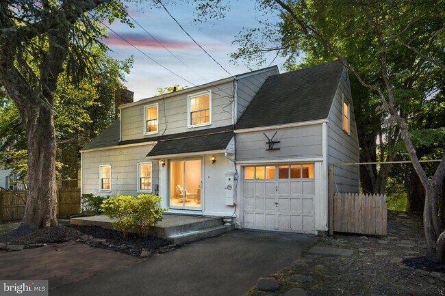 Building Photo - 433 Haverford Rd