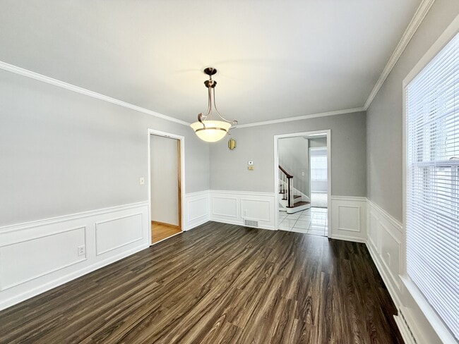 Building Photo - 2431 Blarney Stone Dr