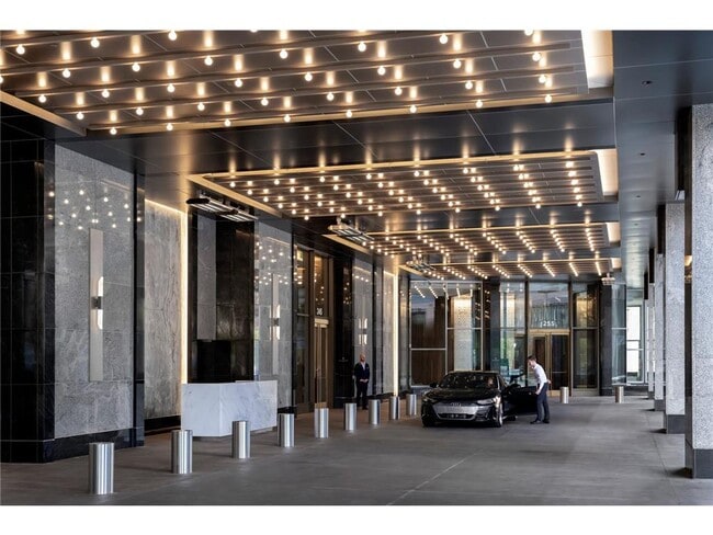 Building Photo - 255 Hennepin Ave