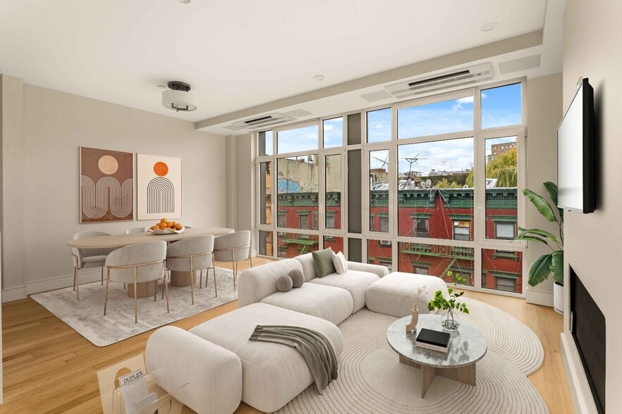 Primary Photo - 242 Elizabeth St