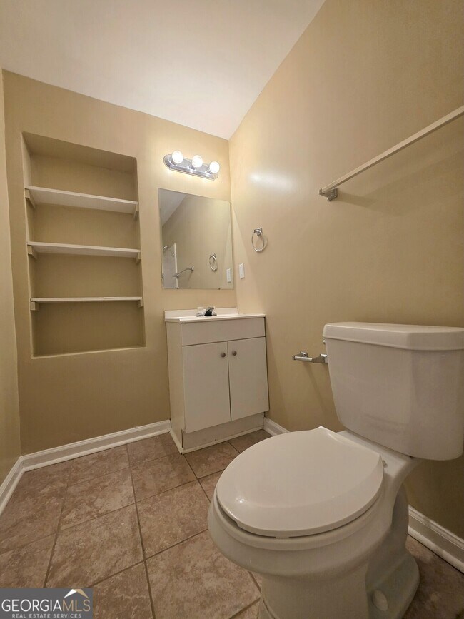 Building Photo - 186 S Red Oak Way