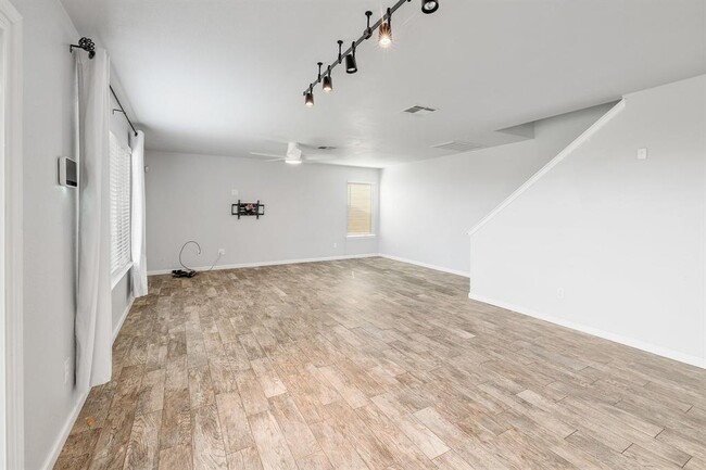 Building Photo - 6212 Speyside Dr