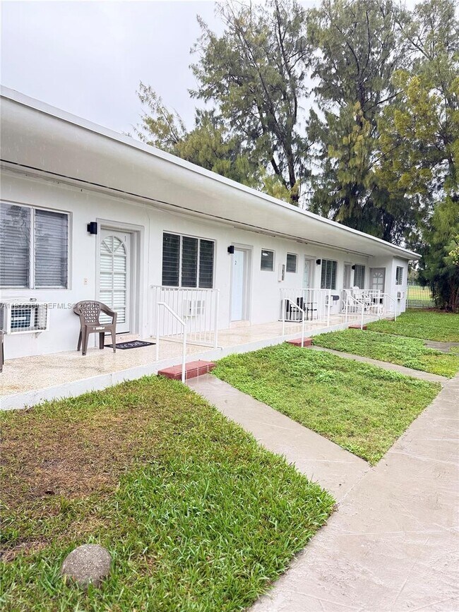 Building Photo - 145 S Shore Dr