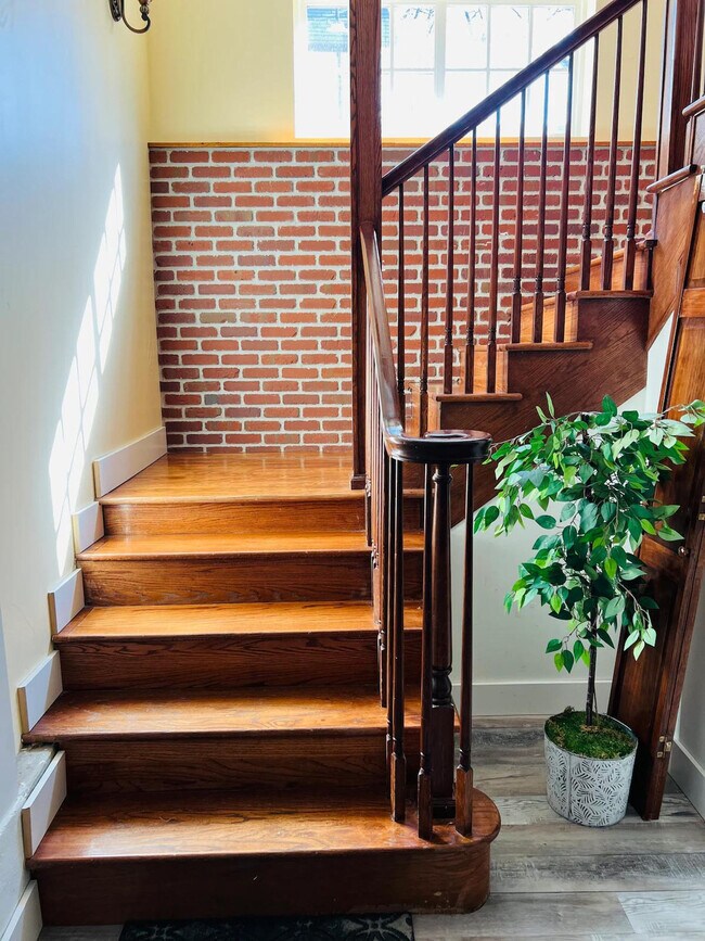 Building Photo - 3209 W Fairview Pl