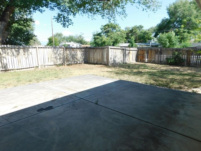Building Photo - Single Family with Garage