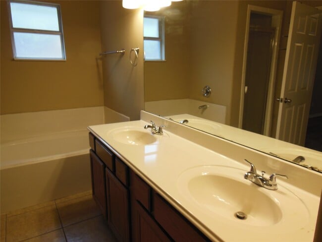 Building Photo - 5311 Misty Moon Dr