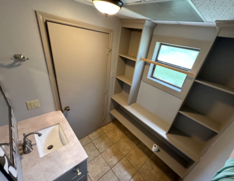 Building Photo - 1644 FM 1696