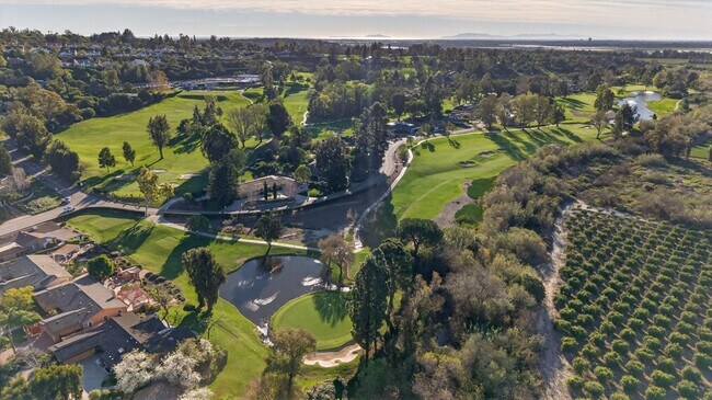 Building Photo - 1525 Fairway Dr