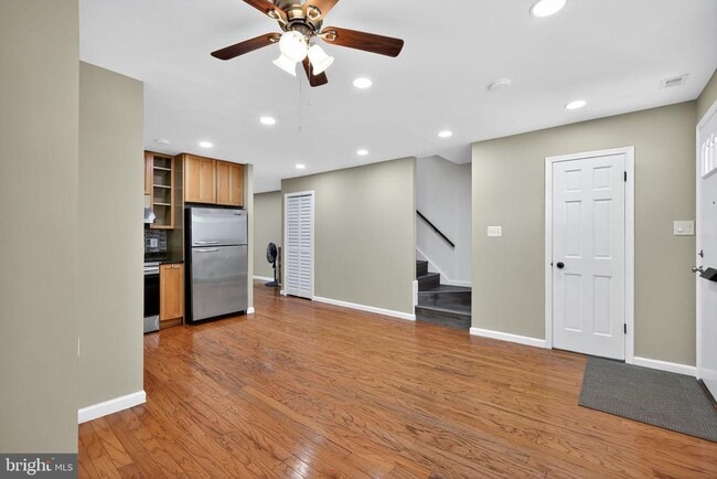 Building Photo - 680 Azalea Dr