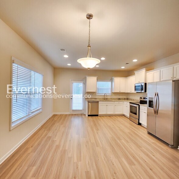 Building Photo - 212 Venture Dr