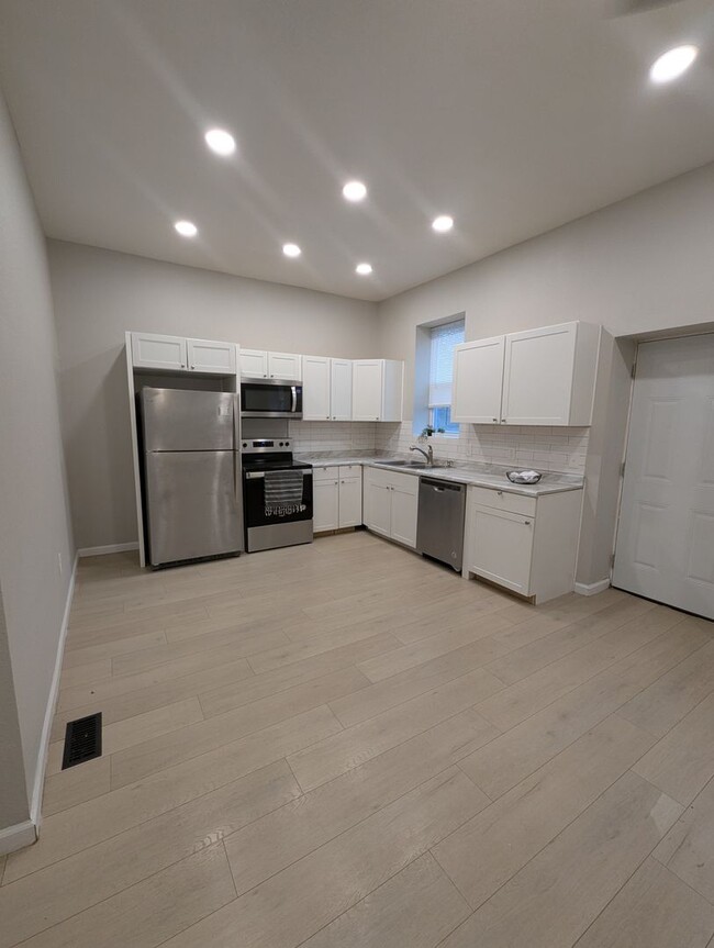 Primary Photo - **$500 Security Deposit & 1st Month Free w...