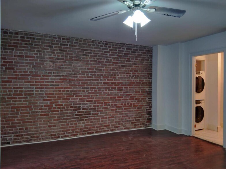 Building Photo - 556 W 161st St