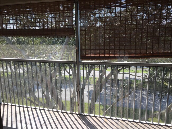 Building Photo - 1100 SW 128th Terrace