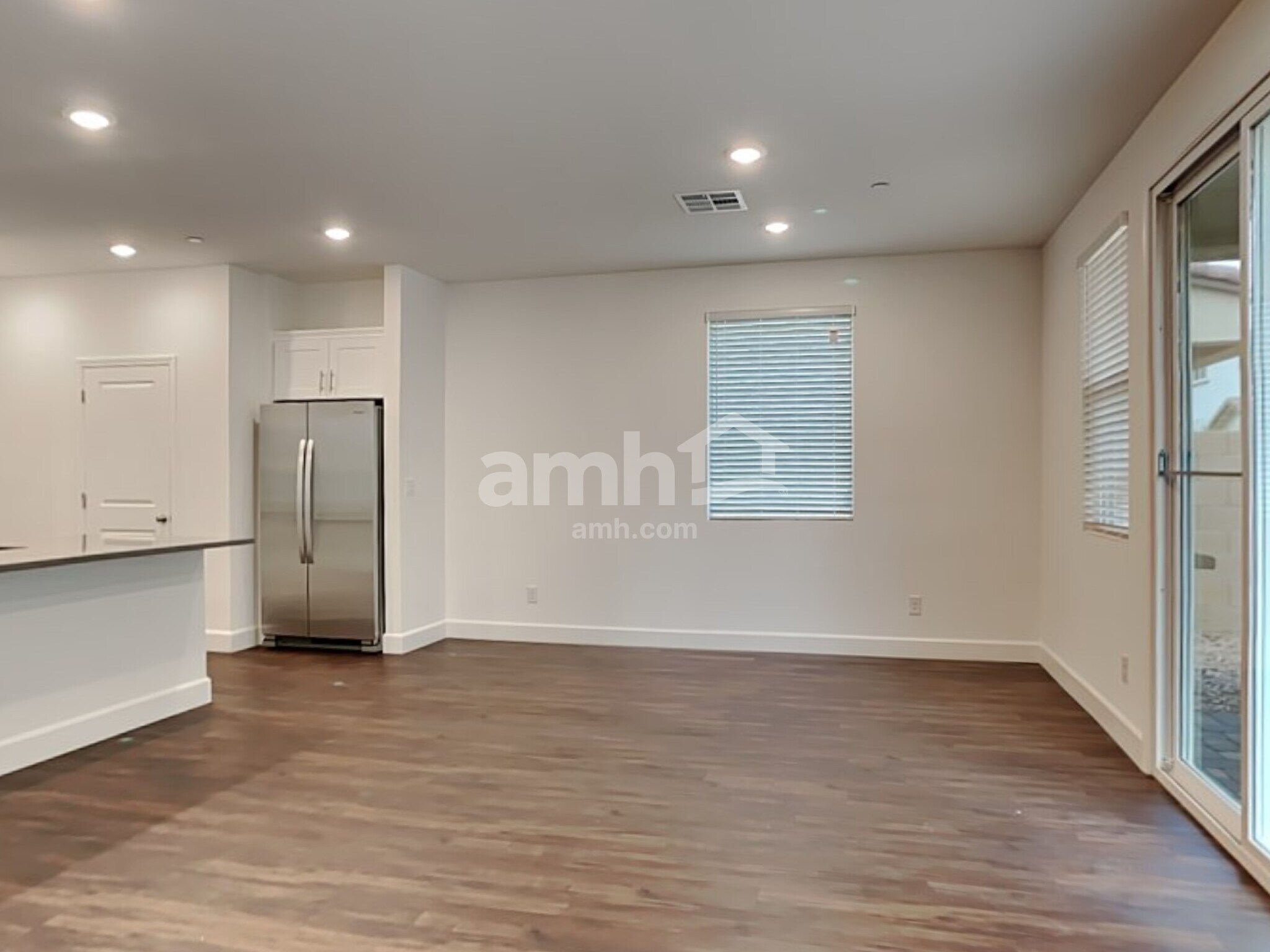 Building Photo - 136 Charmante Tulip Ln