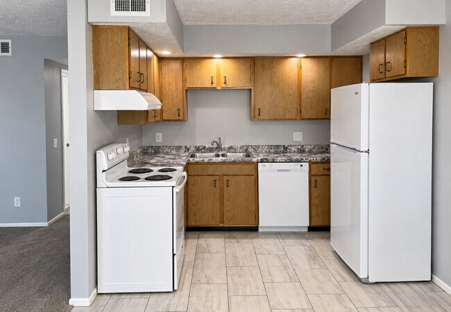 Building Photo - 3405 Holiday Ct