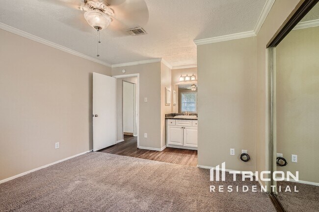Building Photo - 2824 Sugar Wood Dr