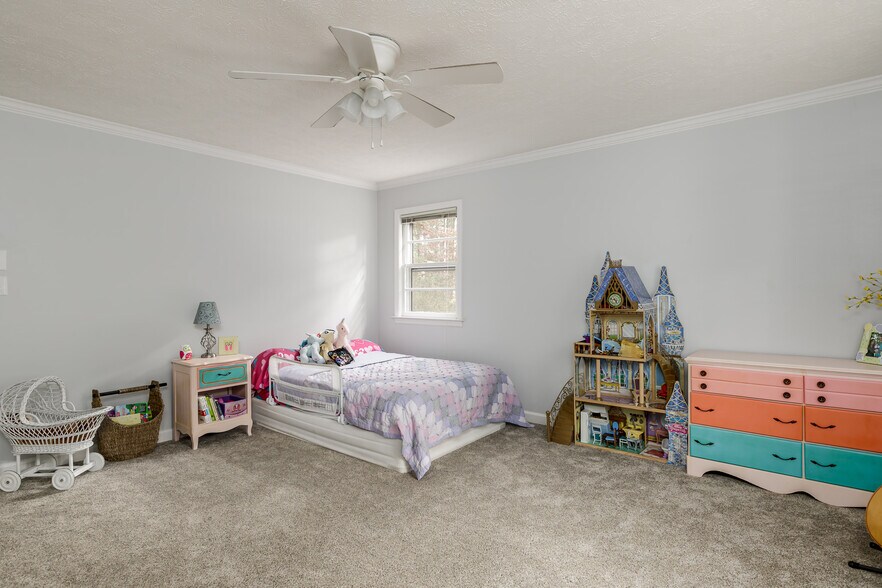 Building Photo - 380 Swoope Dr