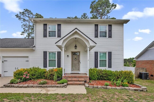 Building Photo - 1928 Daphne Cir