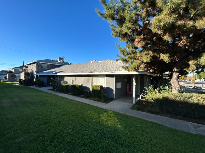 Building Photo - 832 Bonita Ave