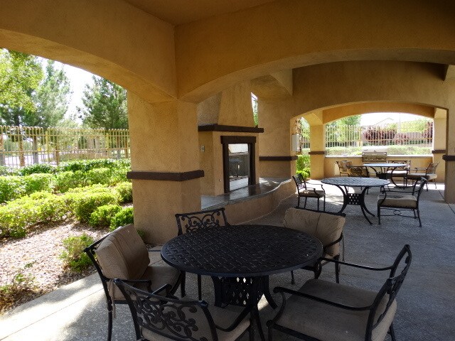 Building Photo - 8113 Slate Falls St