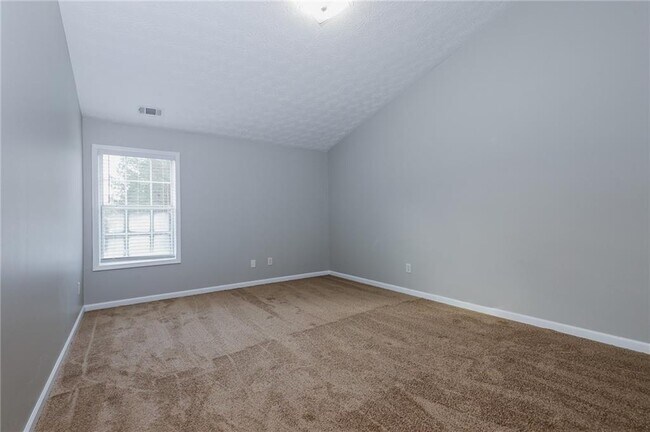 Building Photo - 632 Shadow Lake Dr