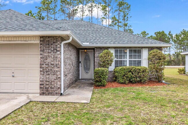 Building Photo - "Spacious 3-Bedroom Home with 2 Full Baths in the Heart of Palm Coast!"