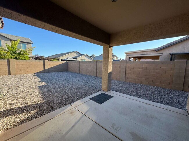 Building Photo - Araby Crossing – 3 Bedroom, 2 Bathroom Sol...