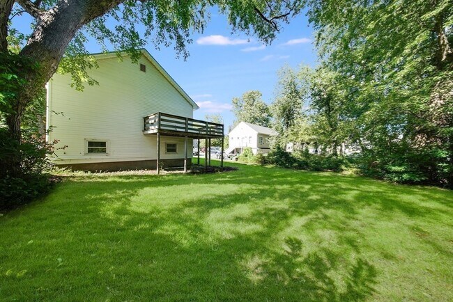 Building Photo - 45 Randlett St