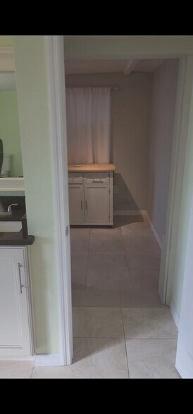 Building Photo - 122 Sugar Creek Rd