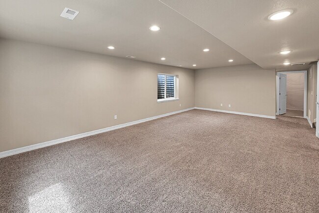 Building Photo - $2,550 - 4 Bed, 3 Bath Home in Colorado Sp...