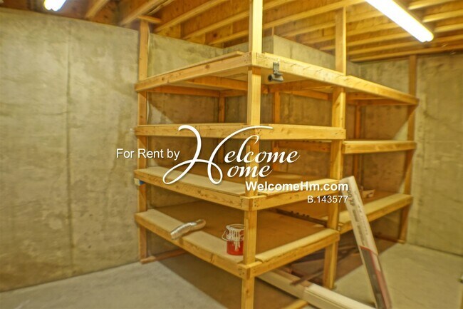 Building Photo - 4742 Village Green Pkwy