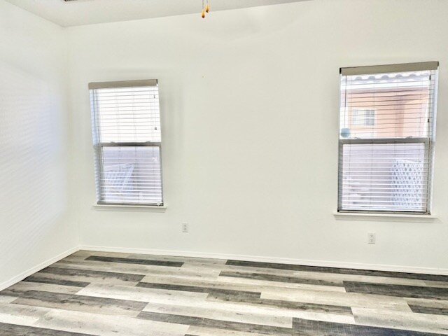 Building Photo - 1199 Mirador Loop N E