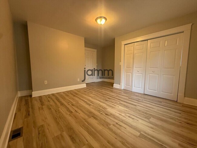 Building Photo - 1441 W 58th St