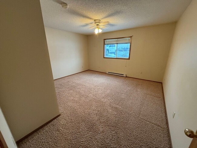 Building Photo - 2010 Ash Ave NE