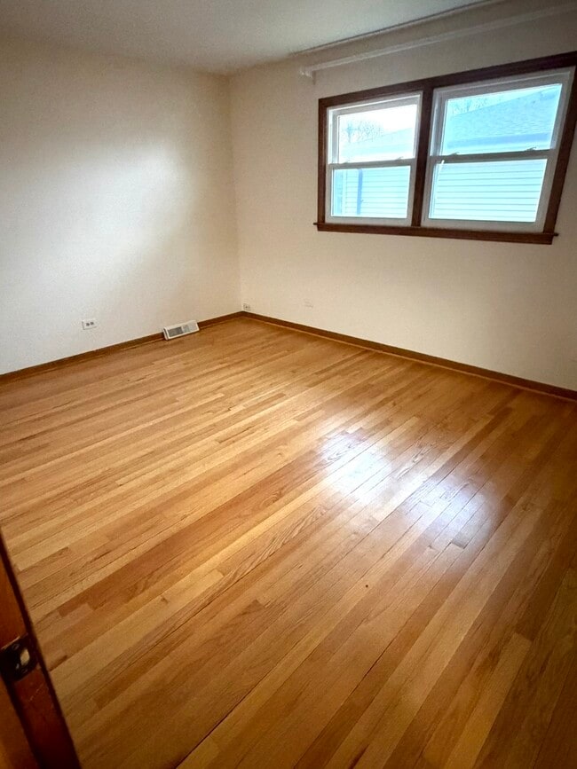 Building Photo - 1814 Holly Ave