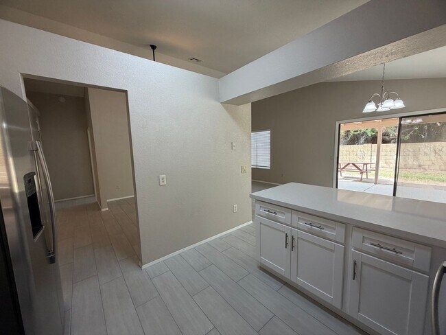 Building Photo - Newly Remodeled Glendale Home