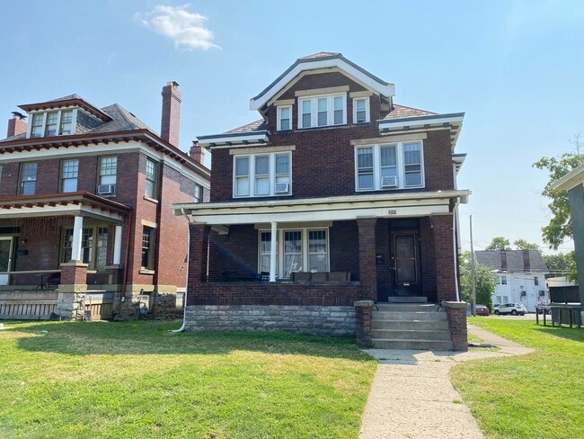 Primary Photo - 235 E 16th Ave