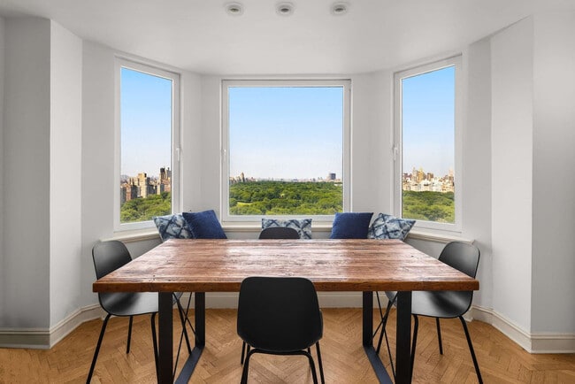 Building Photo - 160 Central Park S