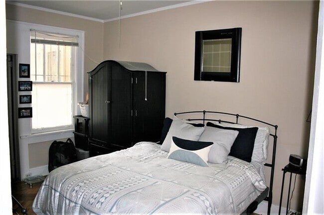 Building Photo - 505 8th St NE