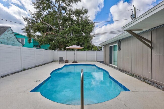 Building Photo - 3700 14th St N