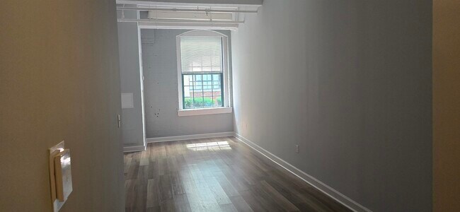 Building Photo - 160 Lafayette St