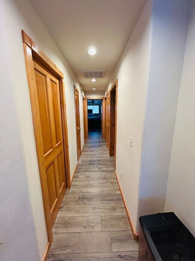 Building Photo - 40 Saturn Dr